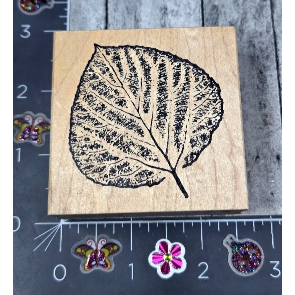 Fred Mullett Aspen Leaf Detailed 035 Rubber Stamp Wood #J119
